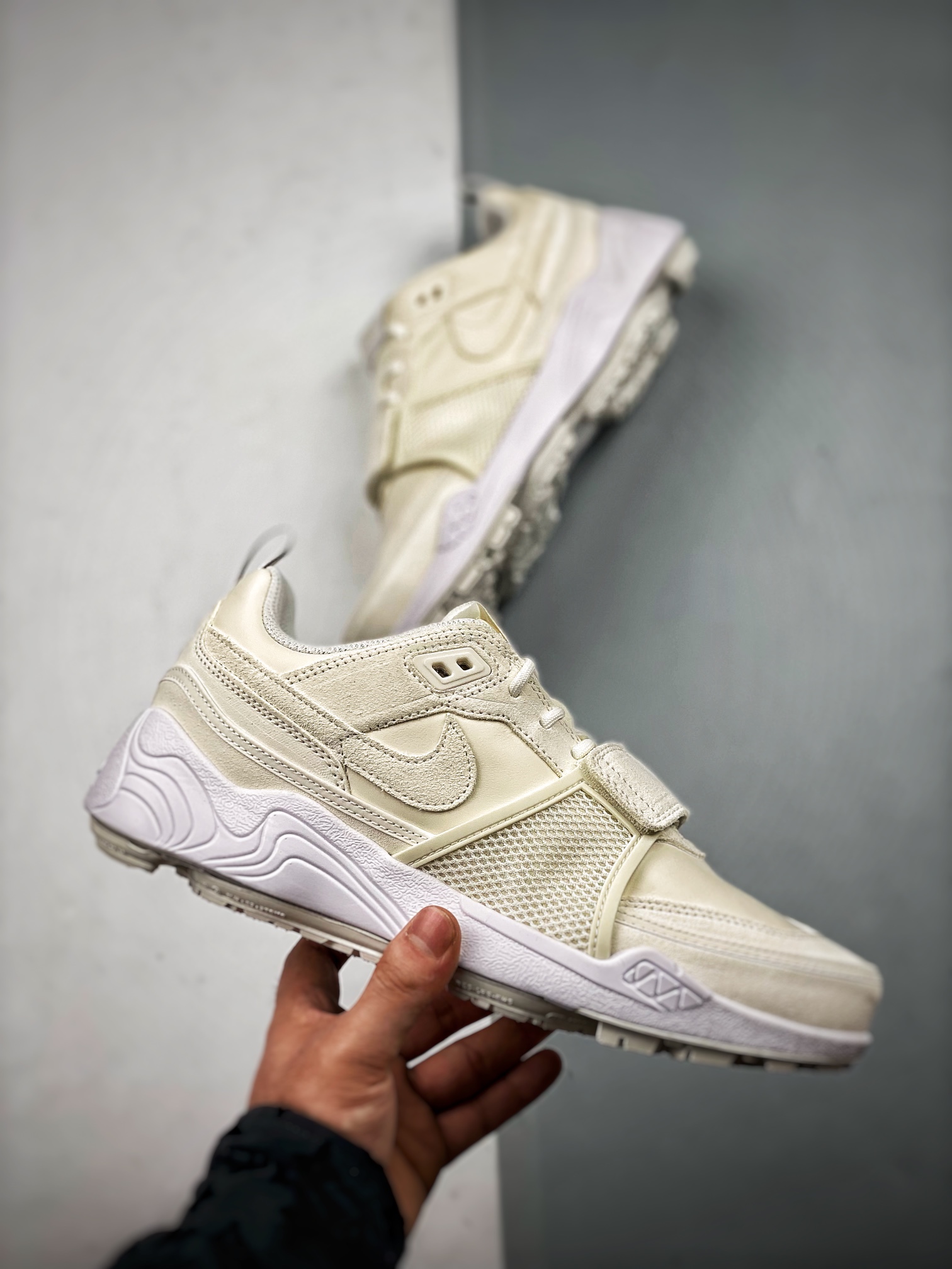 Travis Scott x Nike Shark-A-Don Low-Top Sneakers - Casual & Comfortable 7 i1727429493 4751 7