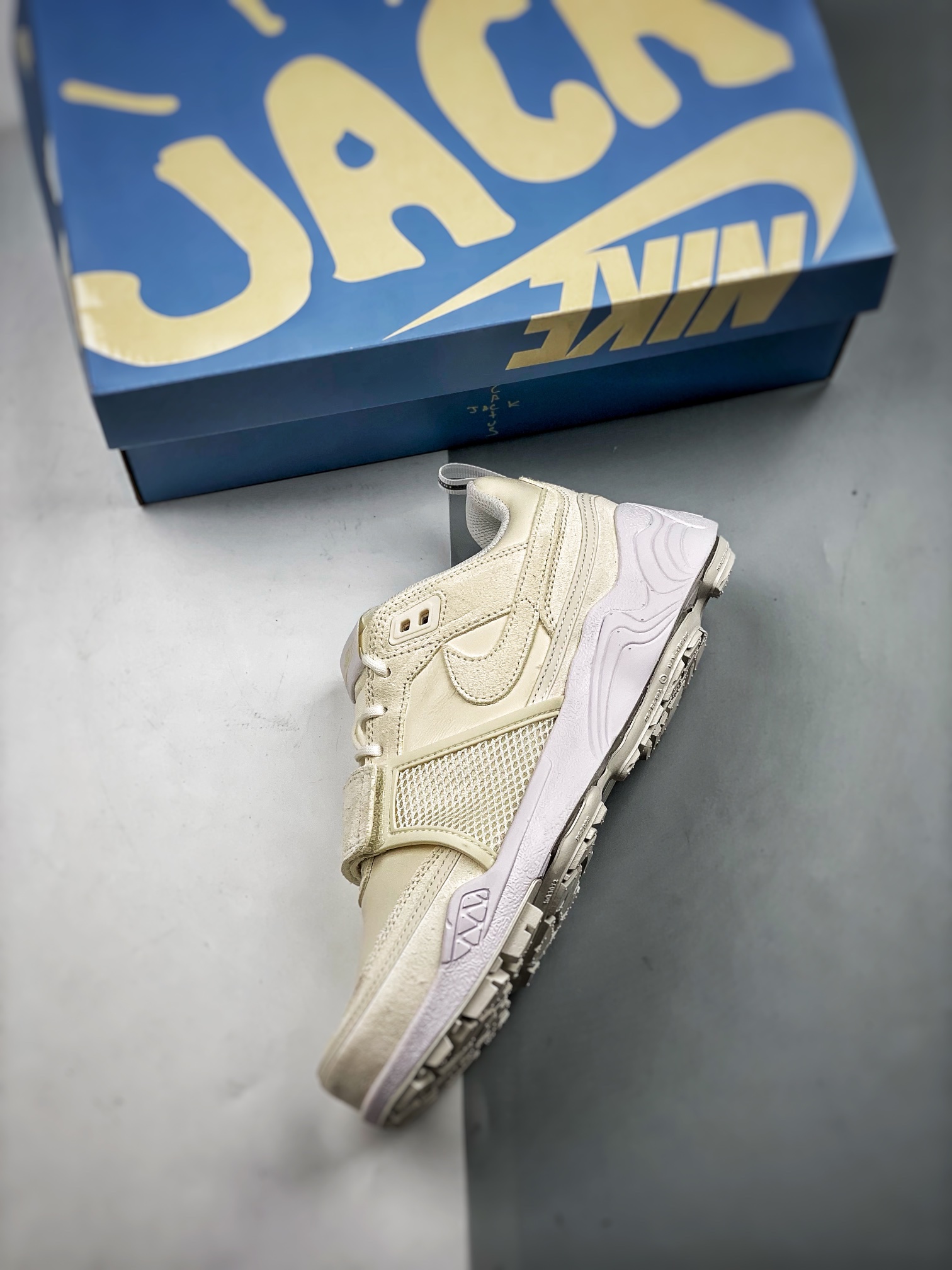 Travis Scott x Nike Shark-A-Don Low-Top Sneakers - Casual & Comfortable 9 i1727429493 5333 4