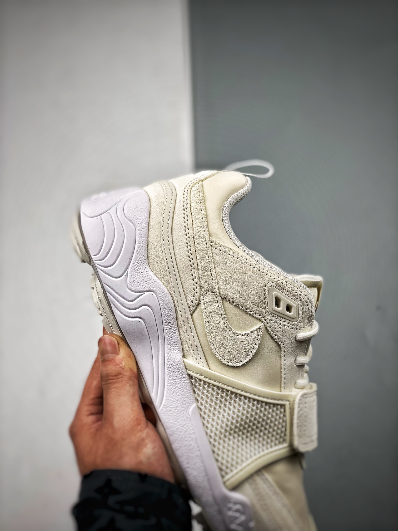 Travis Scott x Nike Shark-A-Don Low-Top Sneakers - Casual & Comfortable 5 i1727429493 9526 2