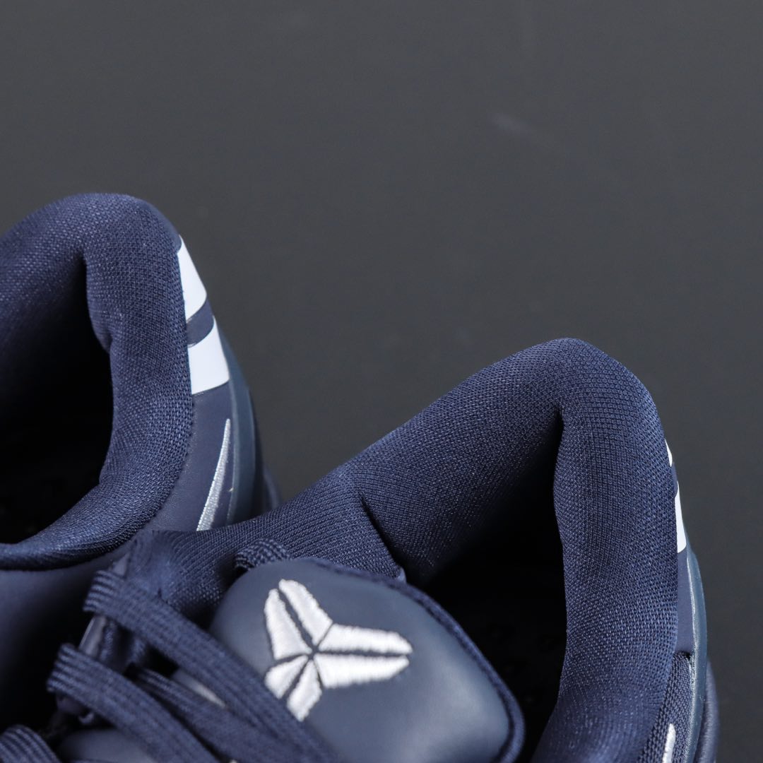 
Nike Kobe 8 Protro College Navy 蓝色
#React科技鞋垫加持 实战配