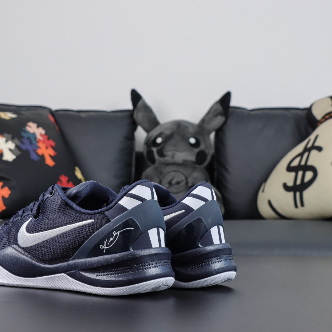 
Nike Kobe 8 Protro College Navy 蓝色
#React科技鞋垫加持 实战配