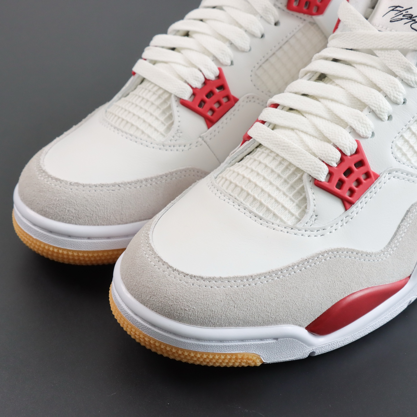 P
Nike SB x Air Jordan 4 Varsity Red白红 DR5415-106
最高