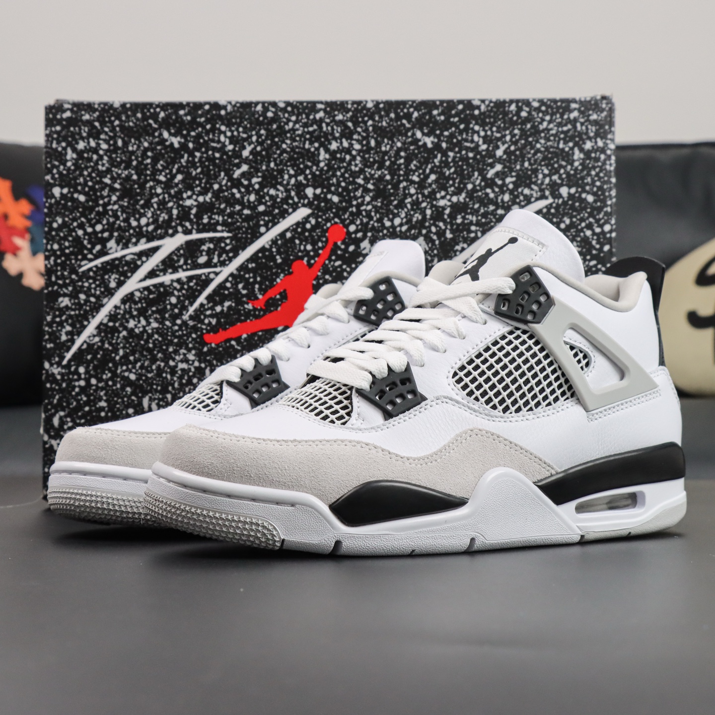
Jordan Air Jordan 4 retro military black  灰白黑 白水泥2.
