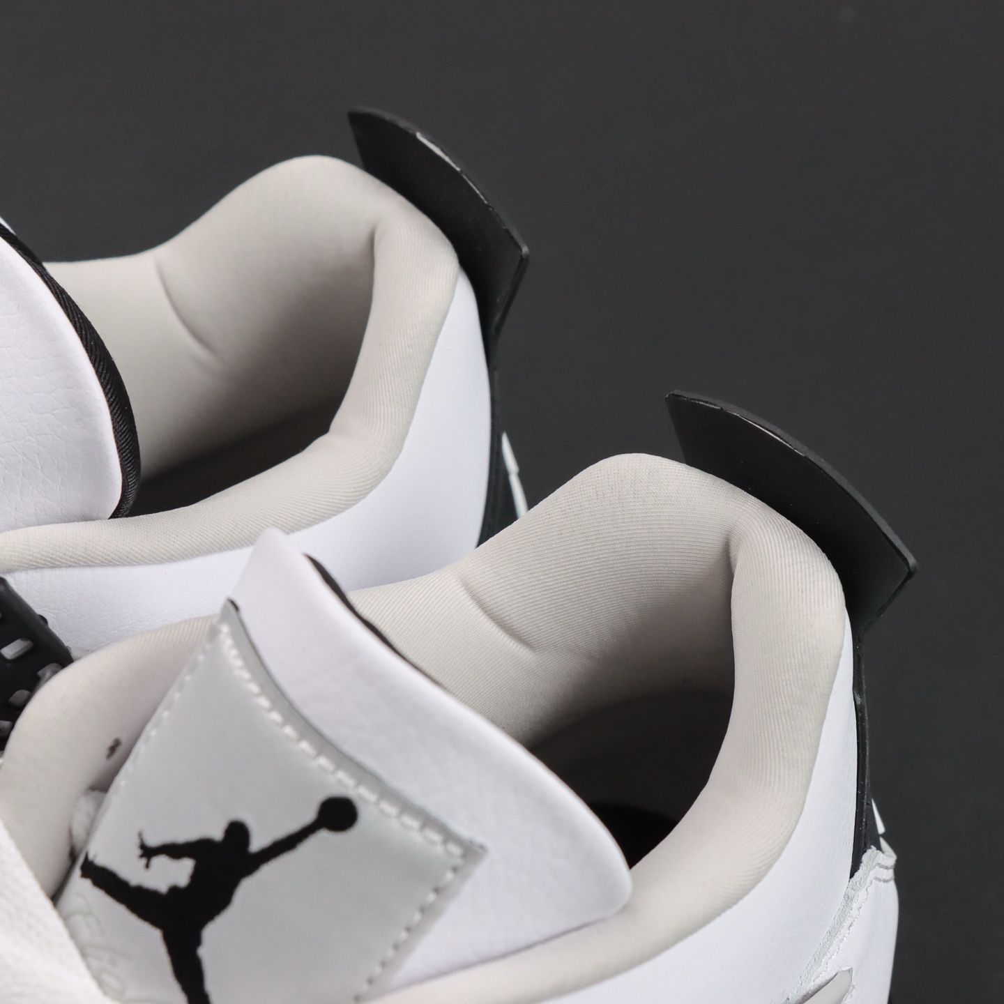 
Jordan Air Jordan 4 retro military black  灰白黑 白水泥2.