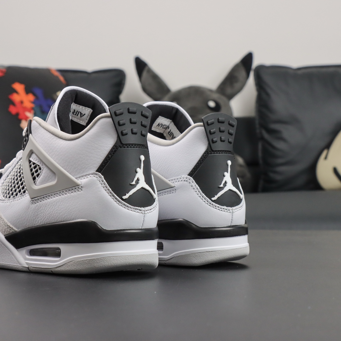 
Jordan Air Jordan 4 retro military black  灰白黑 白水泥2.