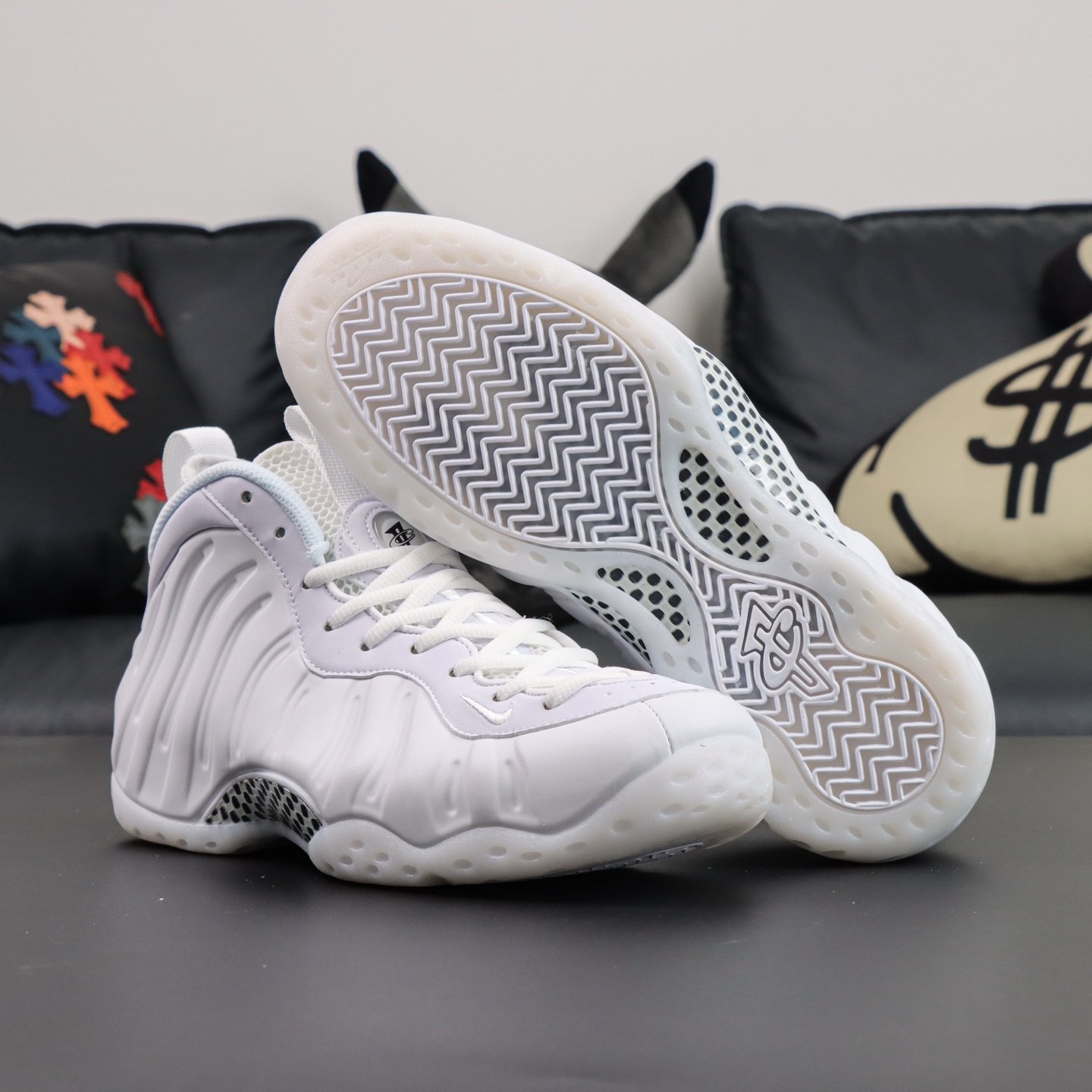 
Nike Air Foamposite One “Triple White” 白色 FQ4303 40