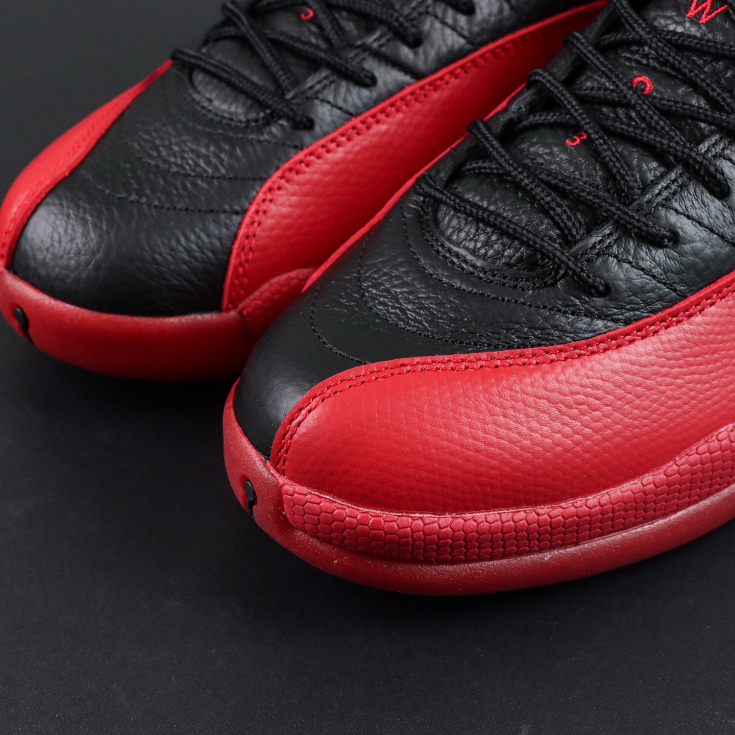 
Air Jordan 12 Retro Flu Game
AJ12黑红复刻2025 外贸纯原订单‼
S