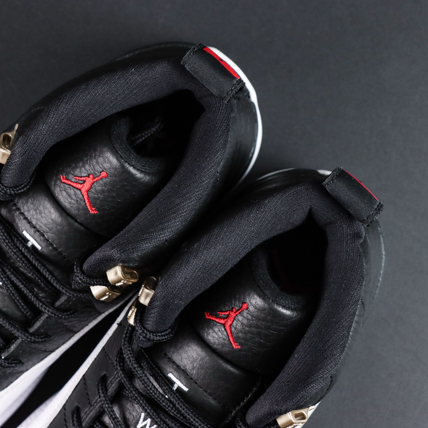 
Air Jordan 12 Retro “playoffs”
AJ12季后赛银扣 外贸纯原订单‼
S2