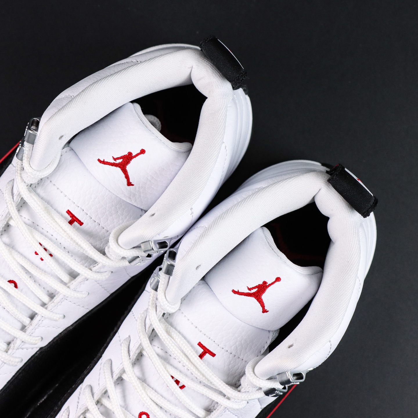 
Air Jordan 12 “Red Taxi”
AJ12白黑红 外贸纯原订单‼
S2纯原生产线出品
