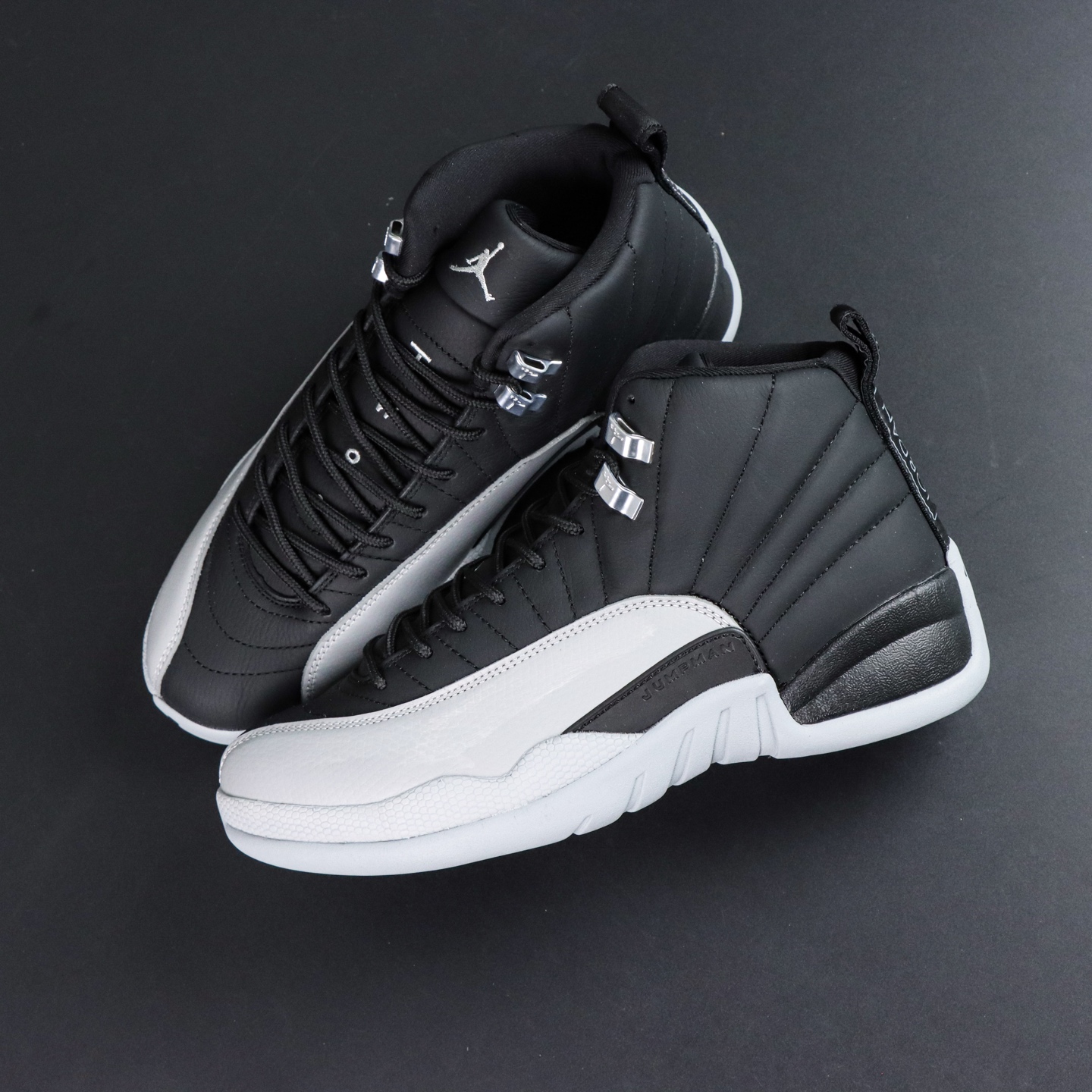
Air Jordan 12 Retro Black and Woif Grey
AJ12黑灰 外贸纯原