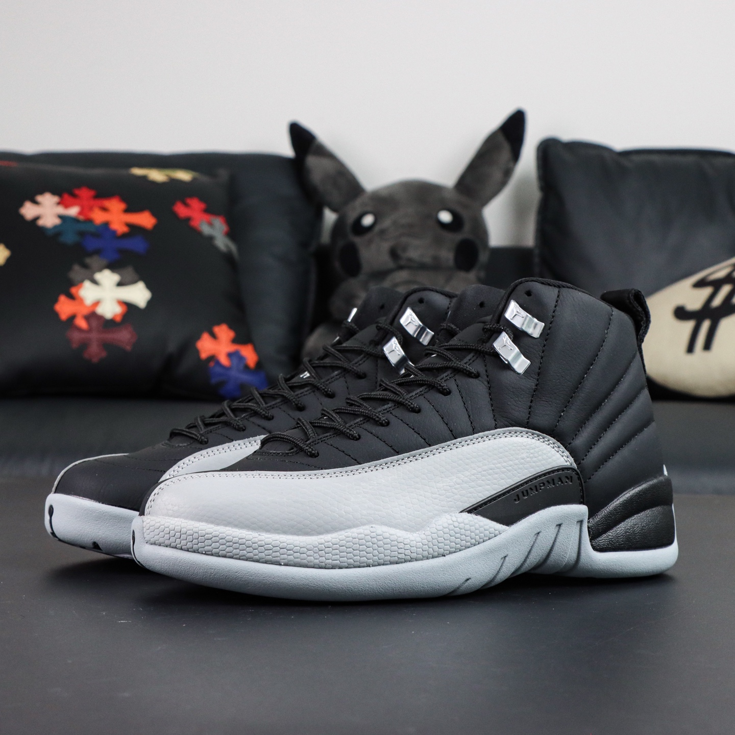 
Air Jordan 12 Retro Black and Woif Grey
AJ12黑灰 外贸纯原