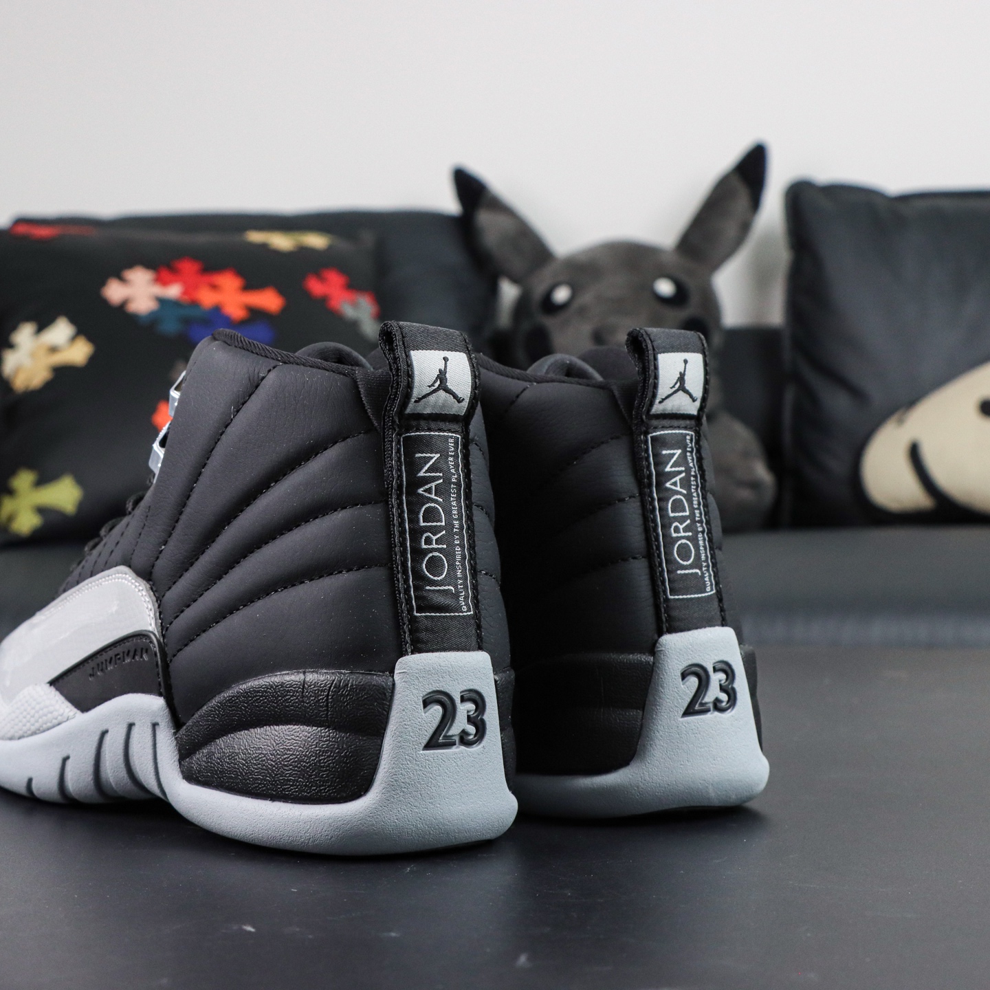 
Air Jordan 12 Retro Black and Woif Grey
AJ12黑灰 外贸纯原