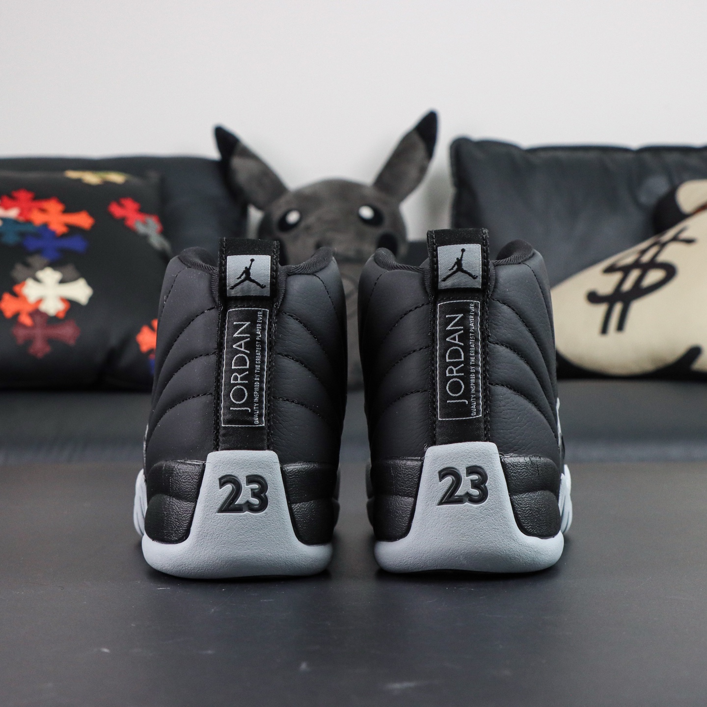 
Air Jordan 12 Retro Black and Woif Grey
AJ12黑灰 外贸纯原