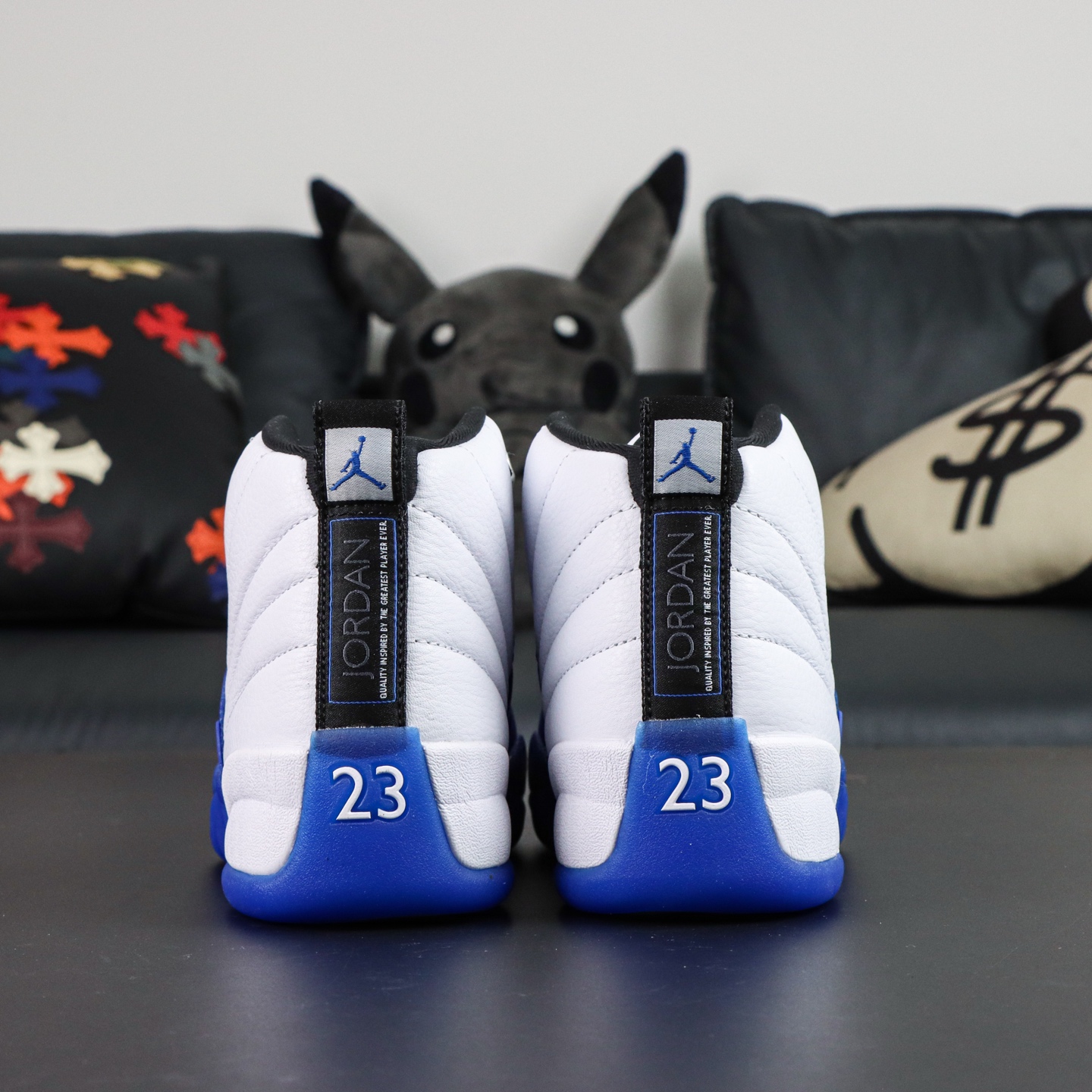 
Air Jordan 12 白黑蓝
AJ12白黑蓝 外贸纯原订单‼
S2纯原生产线出品
原楦原纸板开发