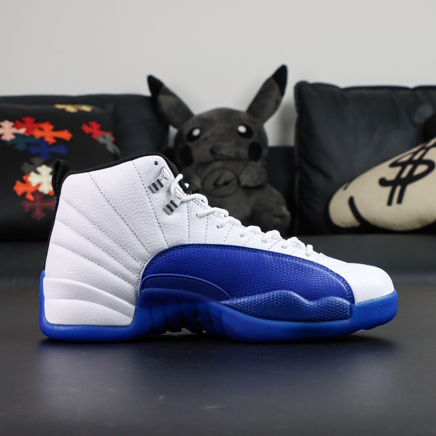 
Air Jordan 12 白黑蓝
AJ12白黑蓝 外贸纯原订单‼
S2纯原生产线出品
原楦原纸板开发