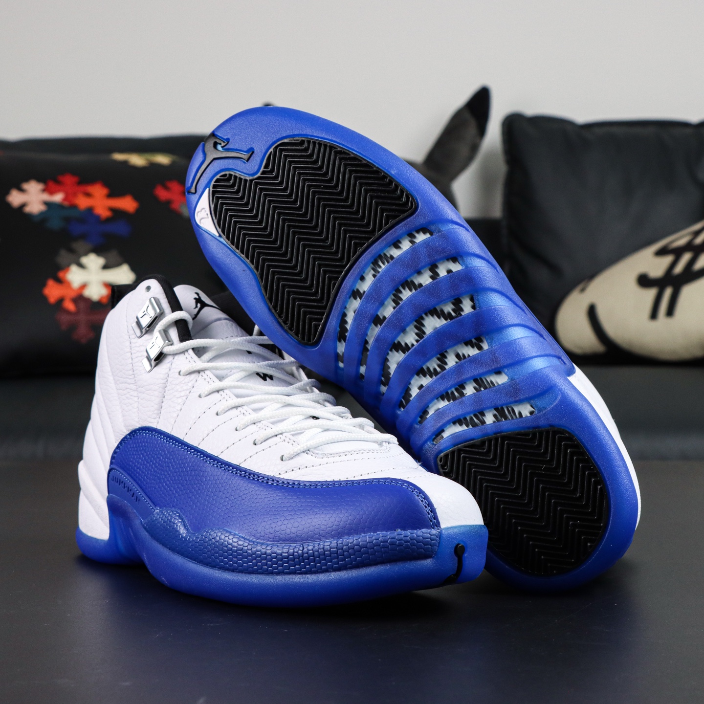 
Air Jordan 12 白黑蓝
AJ12白黑蓝 外贸纯原订单‼
S2纯原生产线出品
原楦原纸板开发