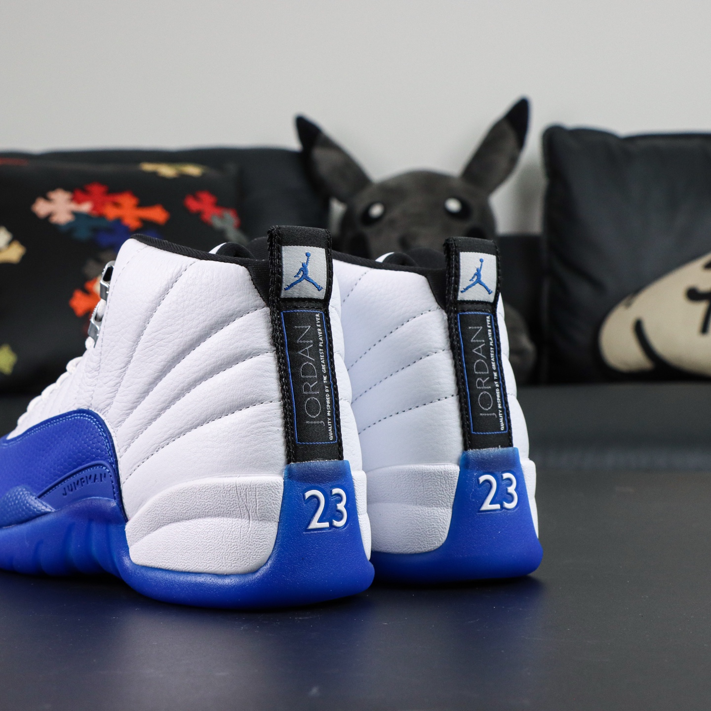 
Air Jordan 12 白黑蓝
AJ12白黑蓝 外贸纯原订单‼
S2纯原生产线出品
原楦原纸板开发