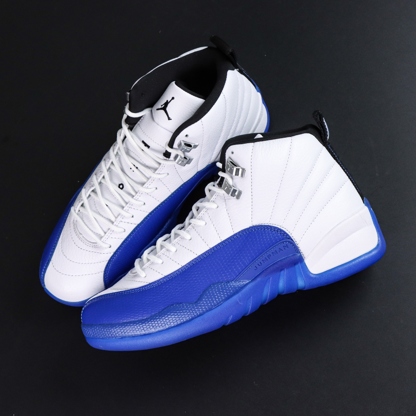 
Air Jordan 12 白黑蓝
AJ12白黑蓝 外贸纯原订单‼
S2纯原生产线出品
原楦原纸板开发