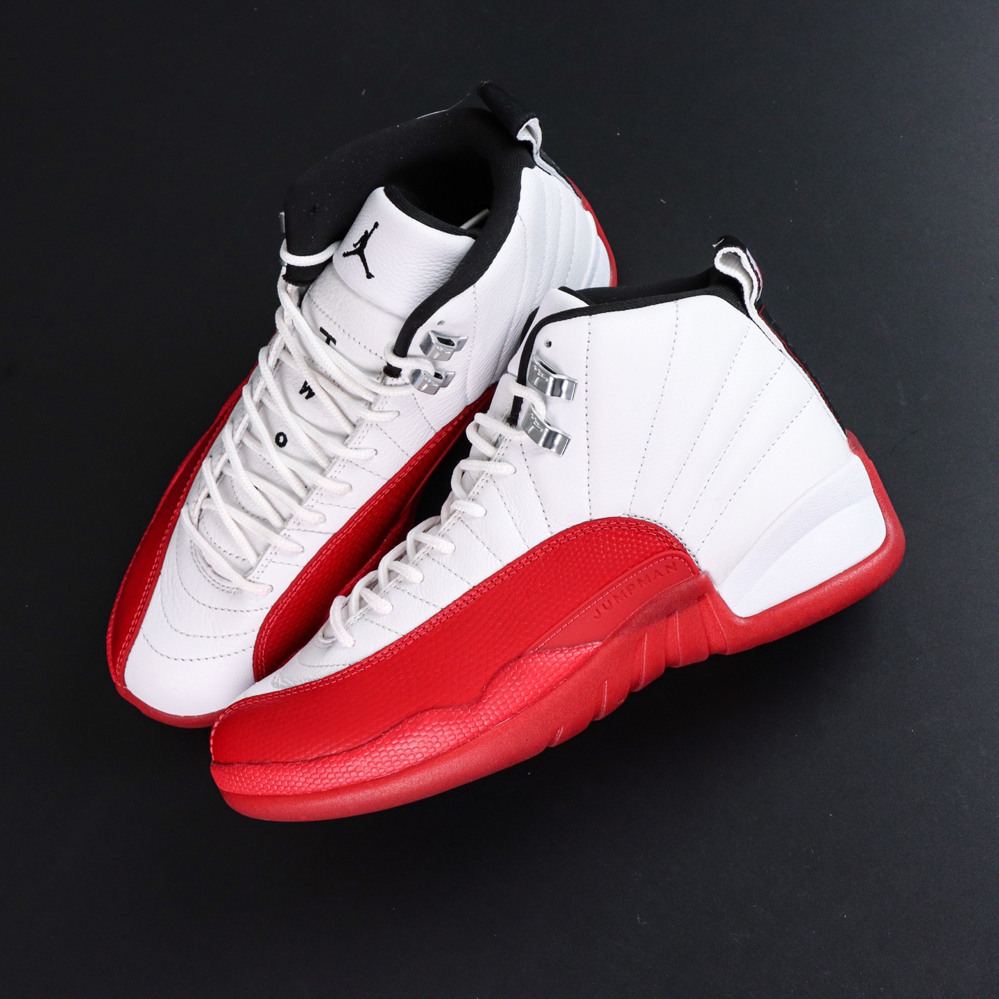 
Air Jordan 12 白黑红
AJ12白黑红 外贸纯原订单‼
S2纯原生产线出品
原楦原纸板开发