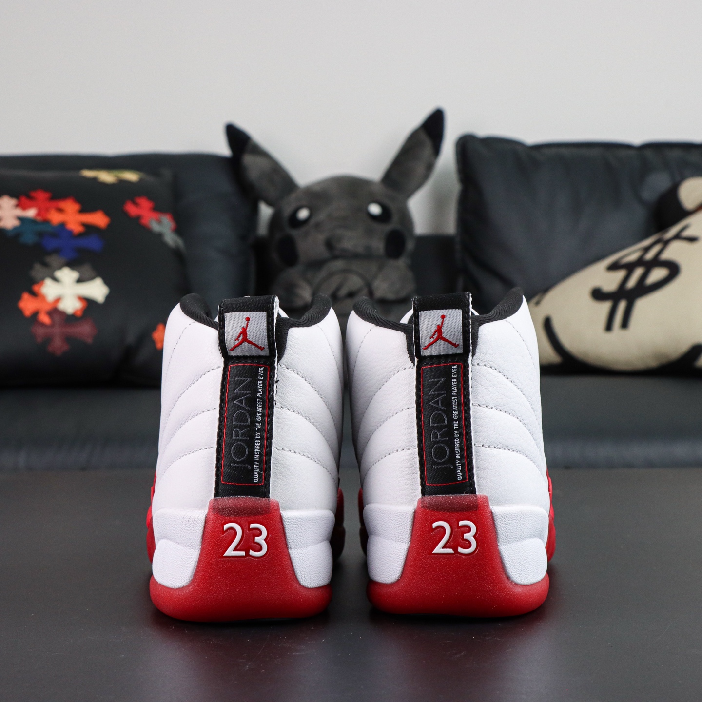 
Air Jordan 12 白黑红
AJ12白黑红 外贸纯原订单‼
S2纯原生产线出品
原楦原纸板开发