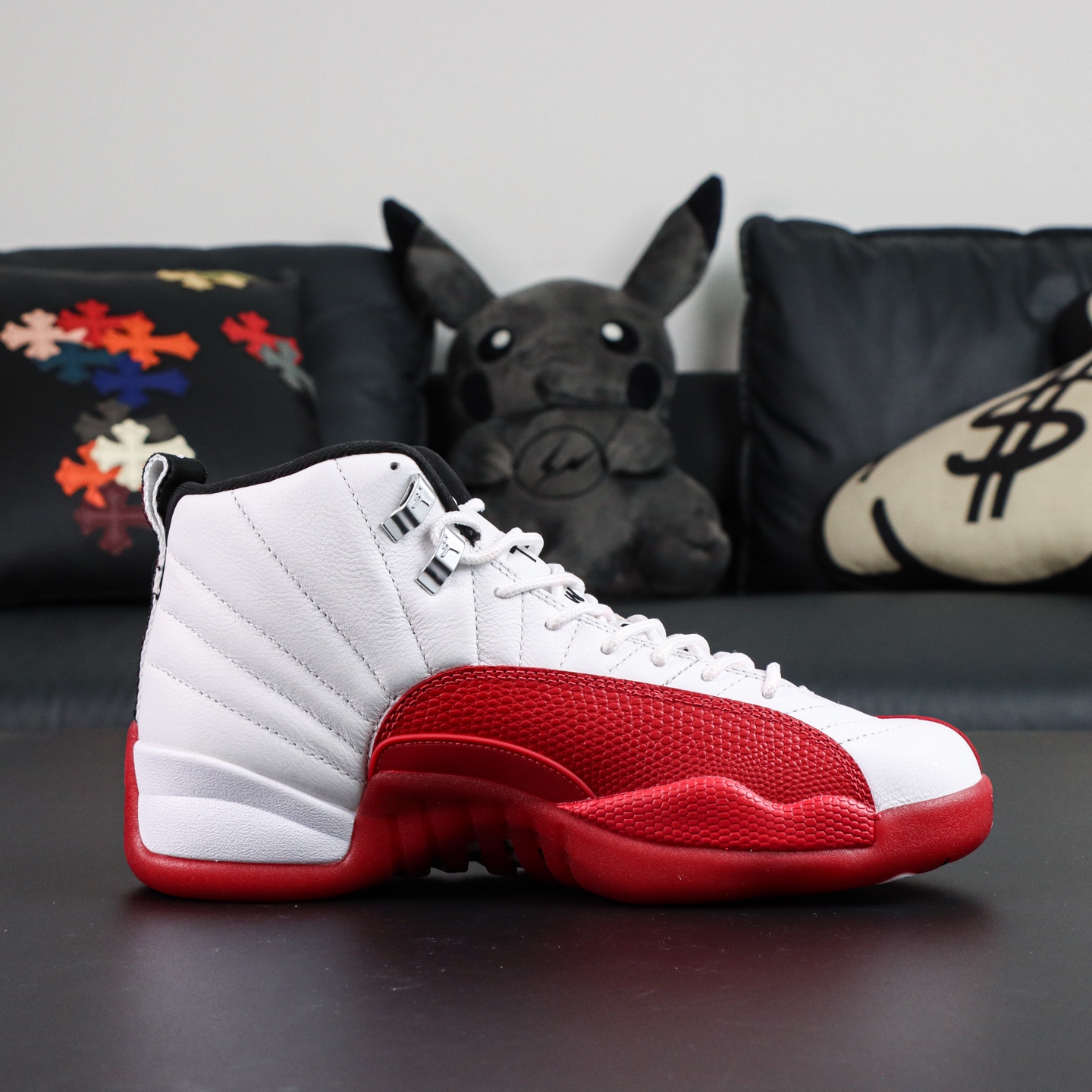 
Air Jordan 12 白黑红
AJ12白黑红 外贸纯原订单‼
S2纯原生产线出品
原楦原纸板开发