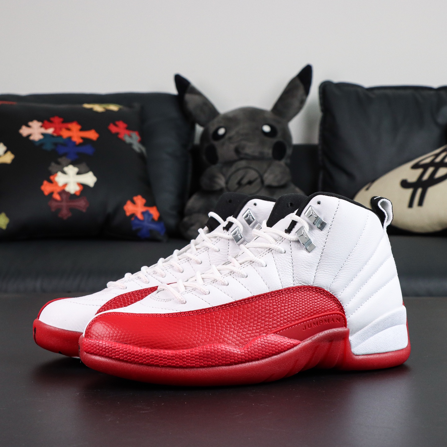 
Air Jordan 12 白黑红
AJ12白黑红 外贸纯原订单‼
S2纯原生产线出品
原楦原纸板开发