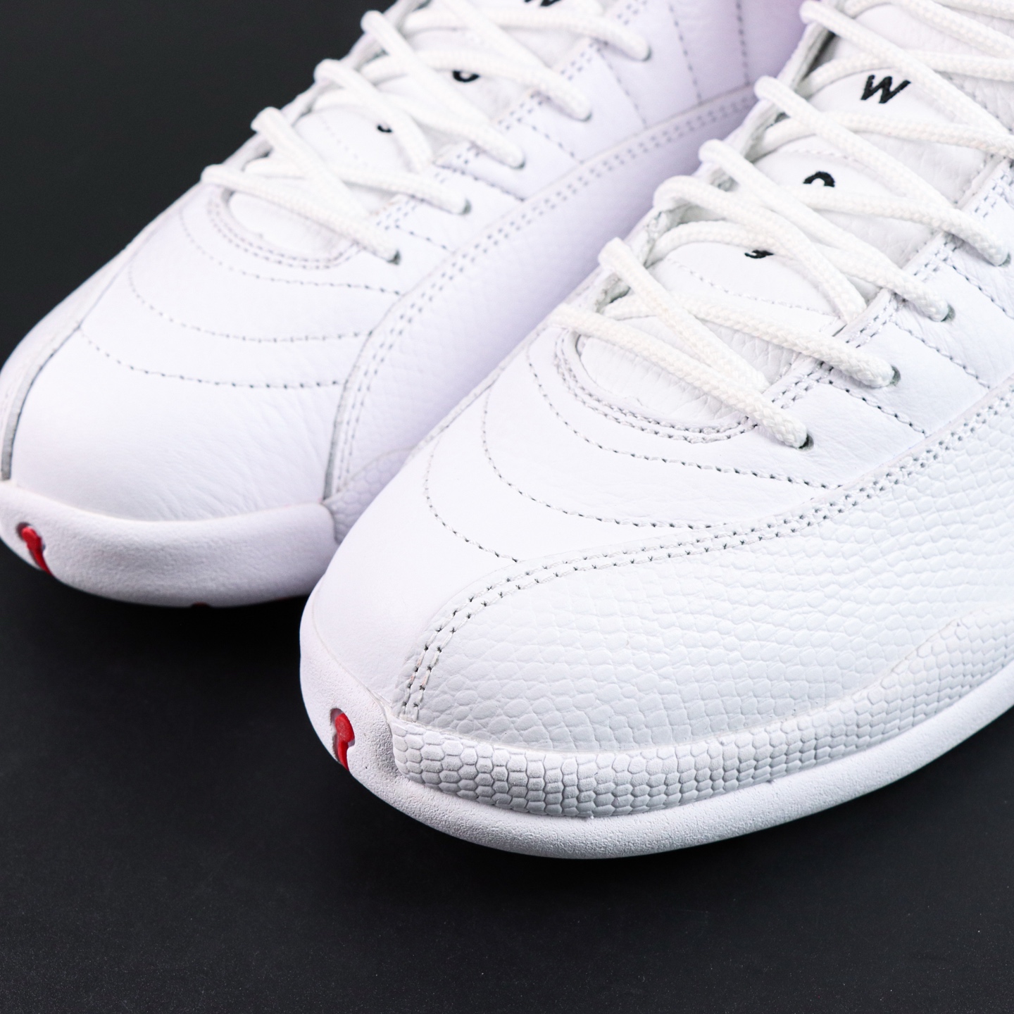 
Air Jordan 12 Retro “twist”
AJ12白红2021 外贸纯原订单‼
S2纯原