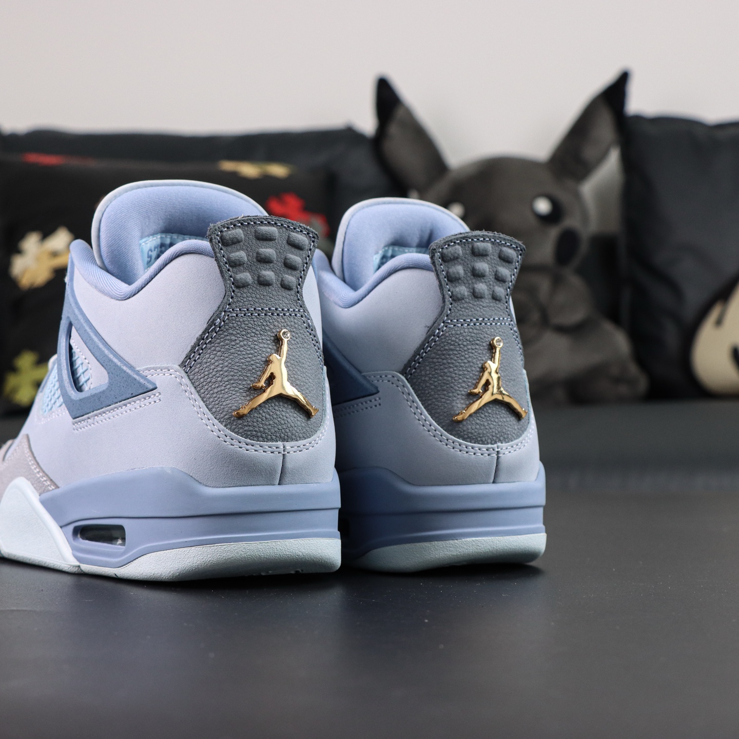 Air Jordan 4 Retro 'NCAA' UN Collaboration Blue (HV9204-407) Premium 5 i1753184816353 4474 0 4