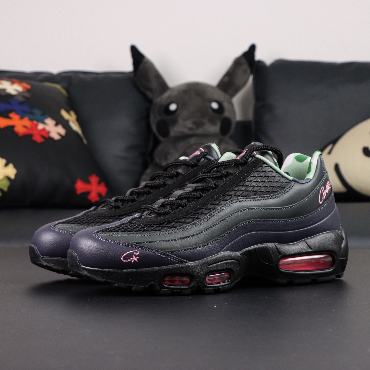 Corteiz x Nike Air Max 95: Black/Pink, Cushioned, Street-Style Running Shoes 2 i1755346356567 9568 0 0