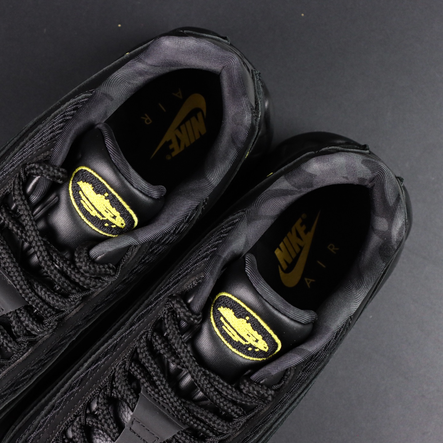 Corteiz x Nike Air Max 95: Black & Yellow Cushion Running Shoes for Men 8 i1755346438868 129 0 7