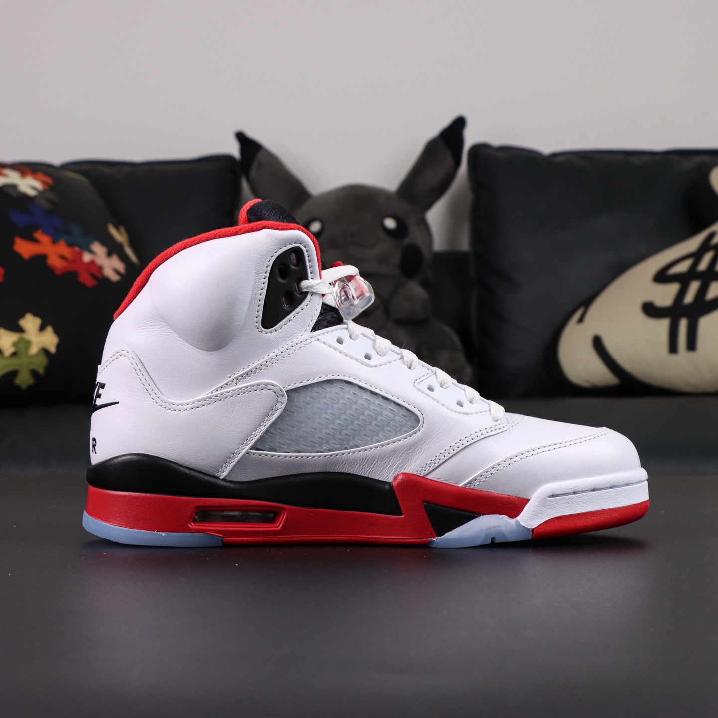 Air Jordan 5 Retro 'Fire Red' - Classic Style, Premium Comfort, Iconic Design 6 i1755686824245 344 0 5