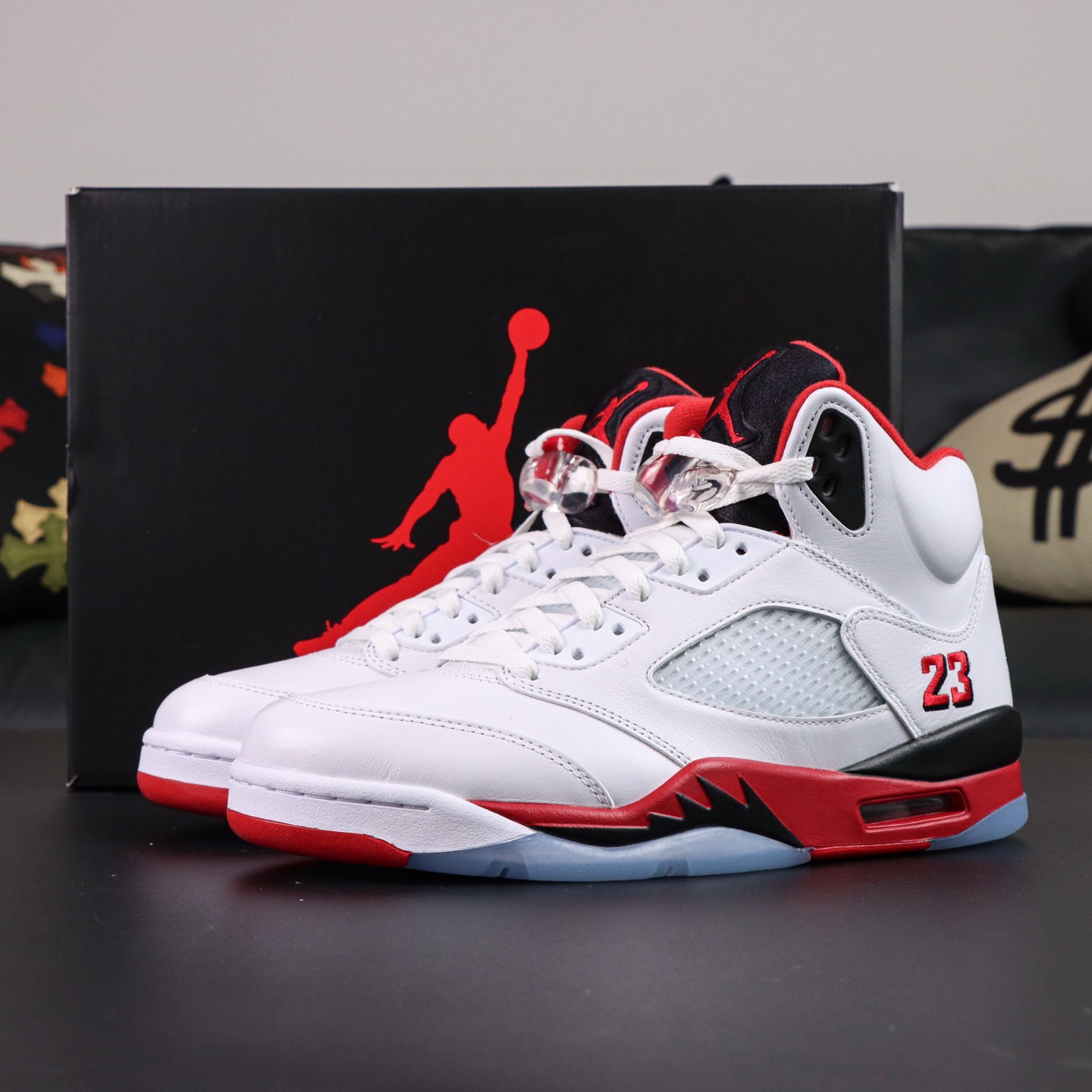 Air Jordan 5 Retro 'Fire Red' - Classic Style, Premium Comfort, Iconic Design 4 i1755686825764 6077 0 3