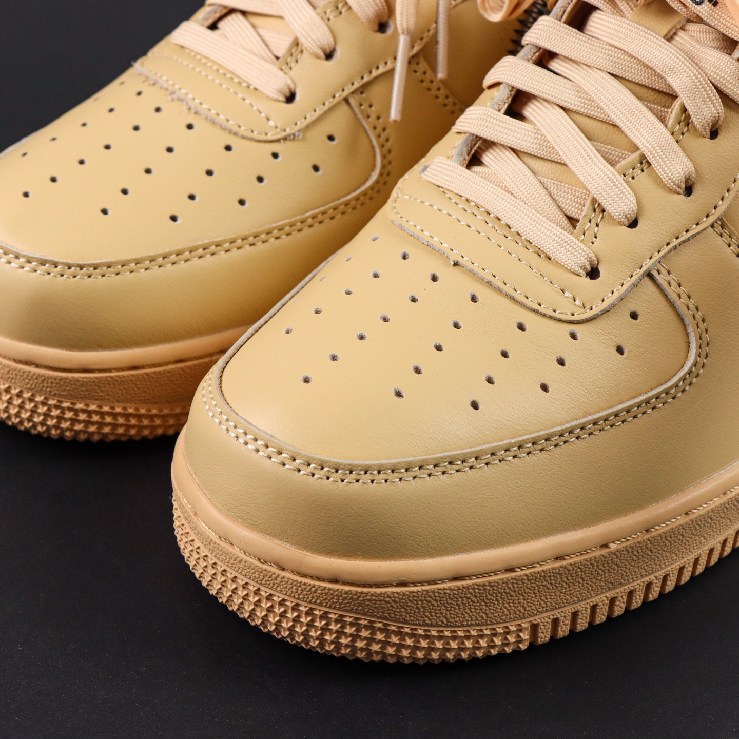 Off-White x Nike Air Force 1 'Art Gallery' Gold Sneakers - Limited Edition 8 i1756815328704 8421 0 6