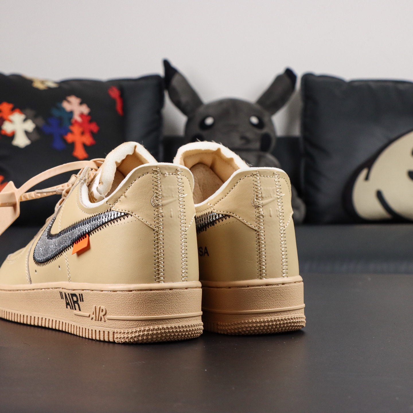 Off-White x Nike Air Force 1 'Art Gallery' Gold Sneakers - Limited Edition 6 i1756815329786 4915 0 4