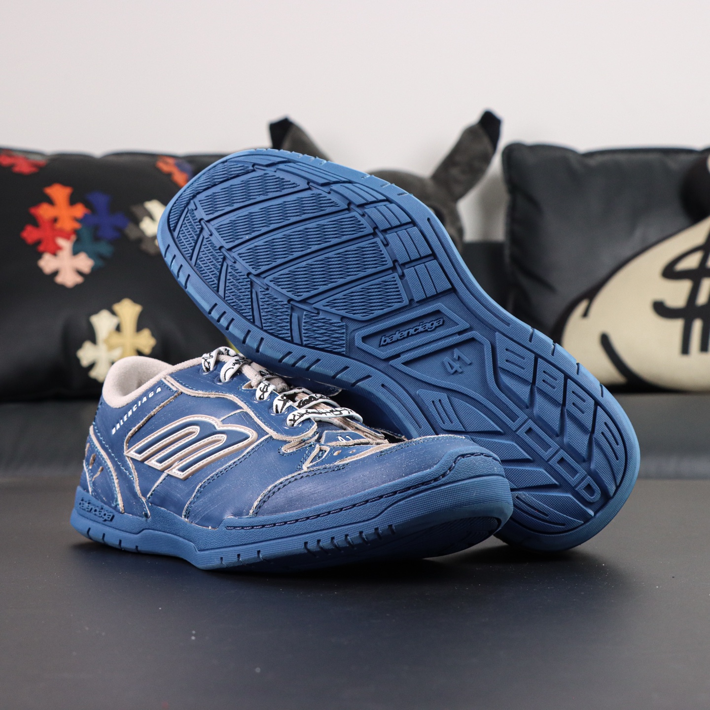 Balenciaga Hamptons Worn-Out Blue Leather Sneakers - Low Top Lace-Up Shoes 3 i1757319029886 2827 0 2