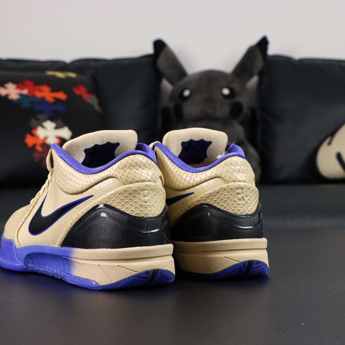 Nike Zoom Kobe 4 Protro FC Shoes Gold Black Purple Barcelona Edition 5 i1758022077102 1909 0 4