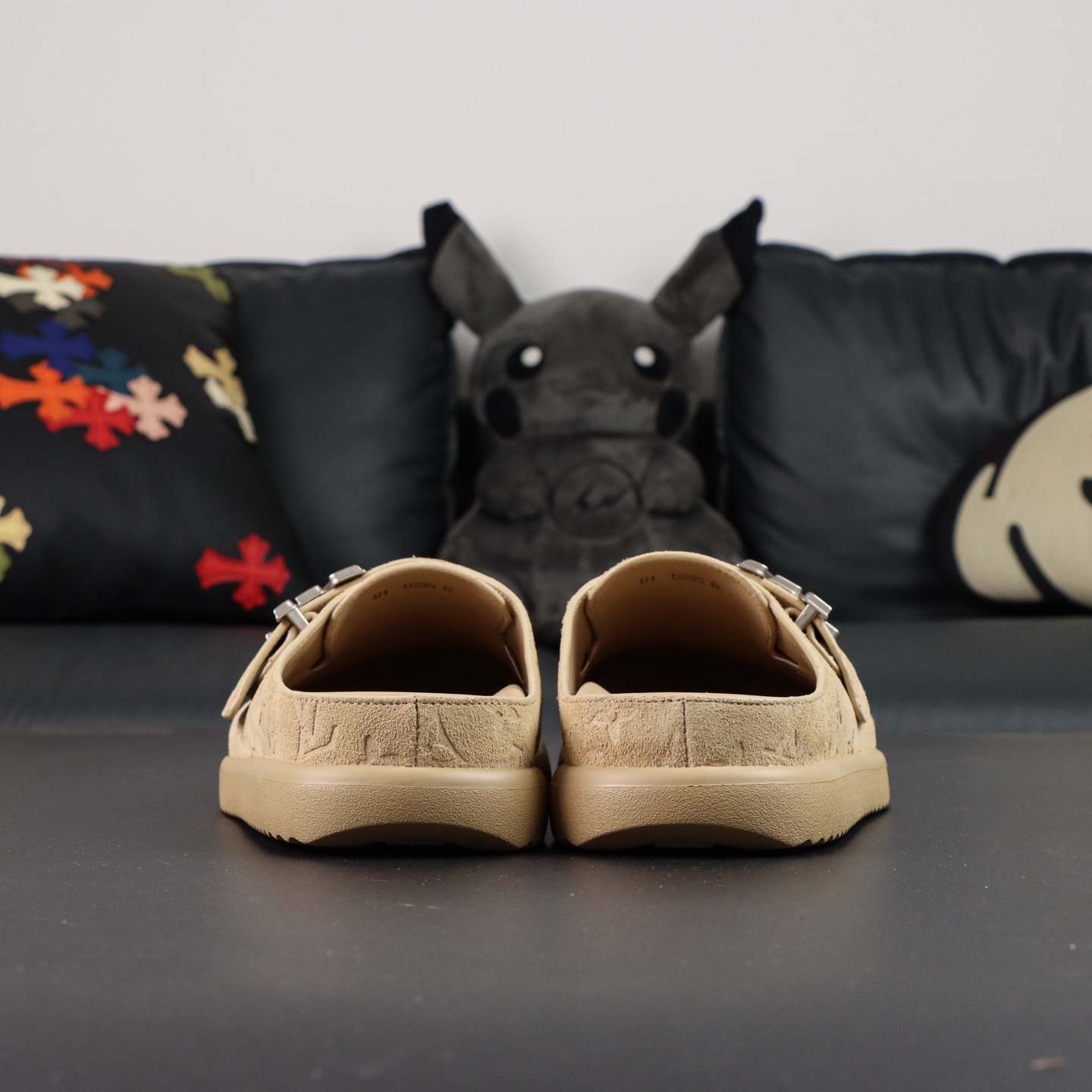 Louis Vuitton Easy Mule: Leather Clog with Iconic Monogram - Ultimate Comfort 3 i1758626023517 3793 0 1