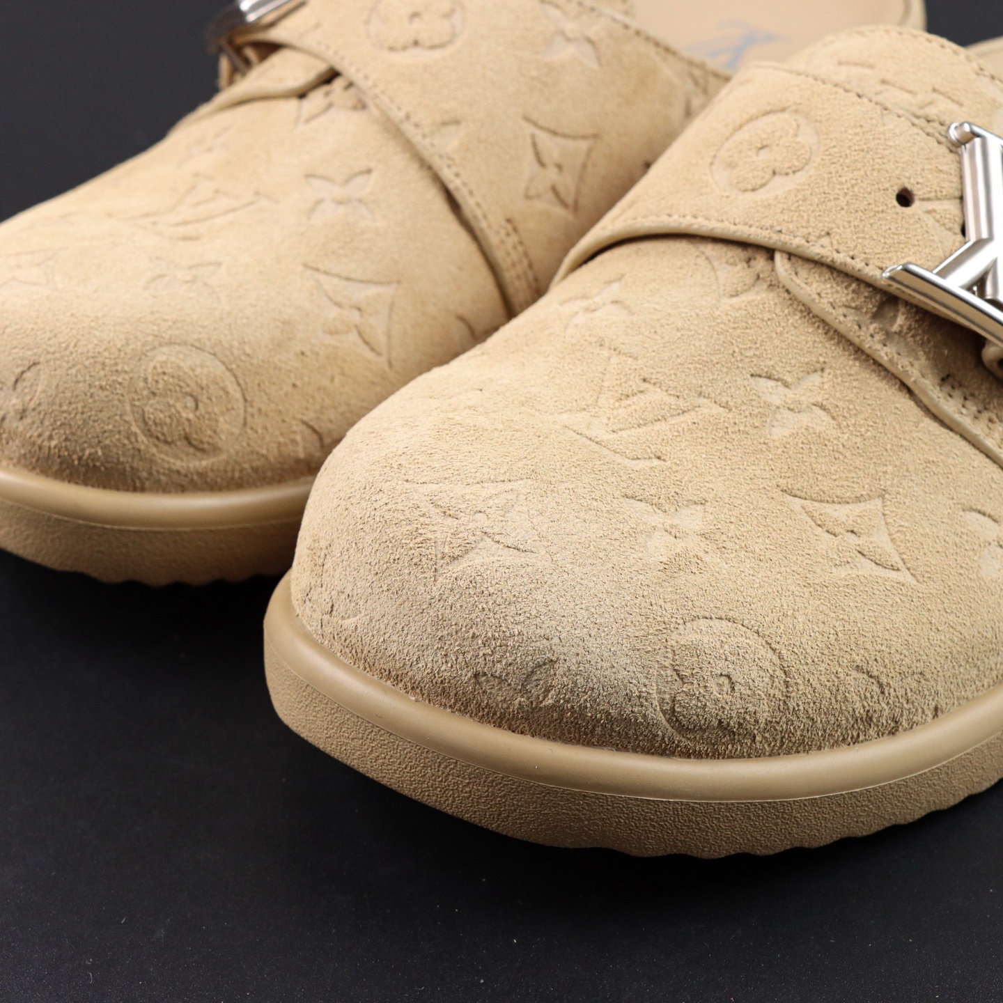 Louis Vuitton Easy Mule: Leather Clog with Iconic Monogram - Ultimate Comfort 8 i1758626025249 1398 0 6