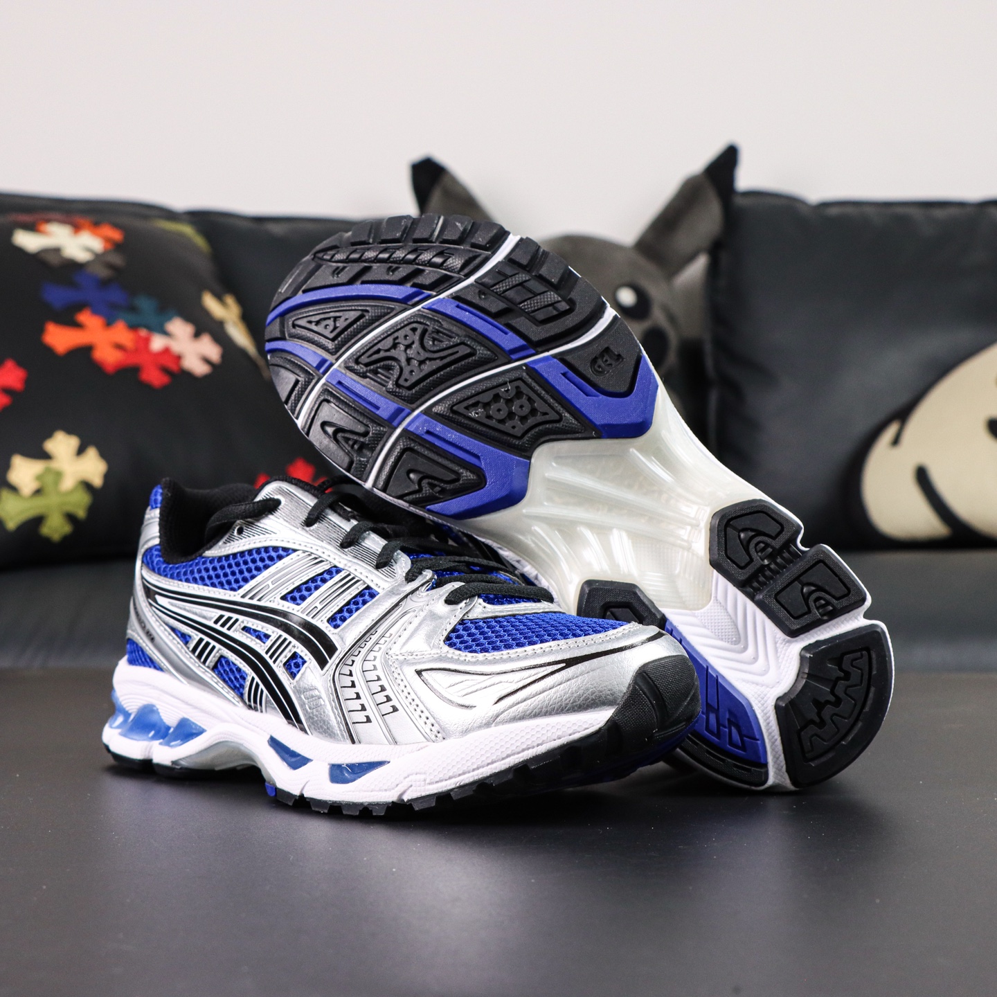 Asics Gel-Kayano 14 Running Shoes: Lightweight, Breathable, and Comfortable 4 i1758887102307 7415 0 2