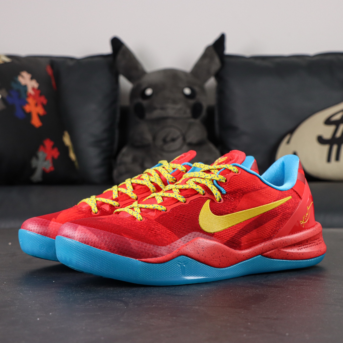 支持代发 Nike Kobe 8 Protro “Year of the Horse”马年复刻 S2纯原生产线 科比八代 #React科技鞋垫加持 实战配置直接拉满 #原楦纸板开发 鞋身流线型、后跟塑形,区分土肥圆 #原厂针织鞋面一针一线匹配原版 #全身鞋材卡料色独家定制 唯一万针立体刺绣SWOOSH #真实底模最大48.5 实战利器 专供海外市场 货号:IM0594-600 (脚宽、脚胖 建议买大半码)