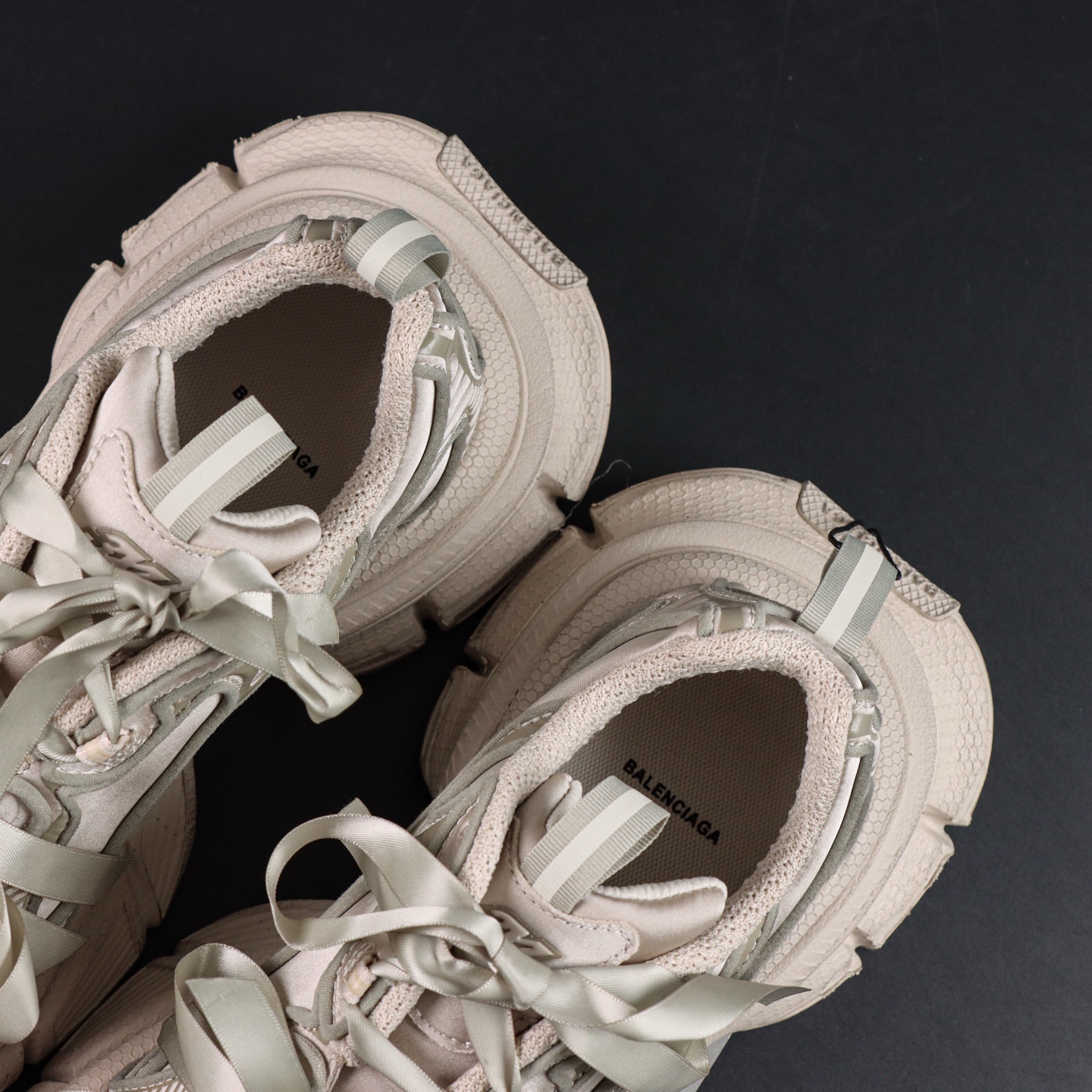 Balenciaga巴黎世家 3XL 磨损效果 圆头厚底系带老爹鞋S2纯原生产线出品 网面轻便型老爹鞋在