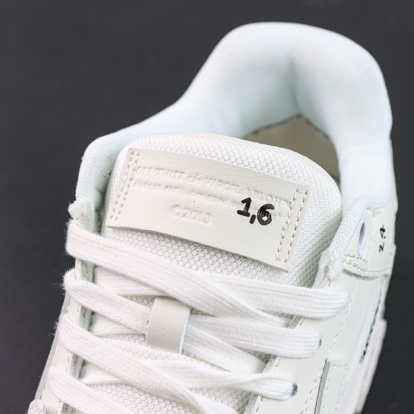 OFF-WHITE Out Of Office 皮革 休闲低帮 时尚板鞋 白色印字 箭头OFF-White 重磅联名  