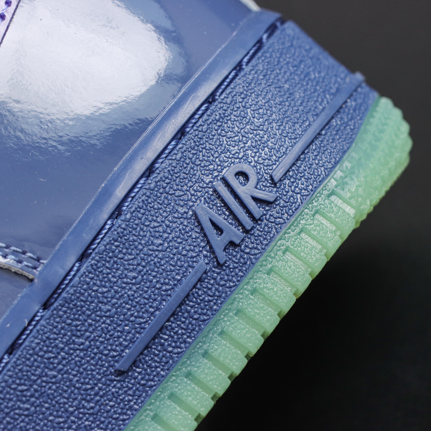支持放店 NK AIR Force 1 Low 空军一号漆皮 蓝色 SF半纯原生产线出品 独家全新2026档案数据 原厂 支持放店 NK AIR Force 1 Low 空军一号漆皮 蓝色 SF半纯原生产线出品 独家全新2026档案数据 原厂