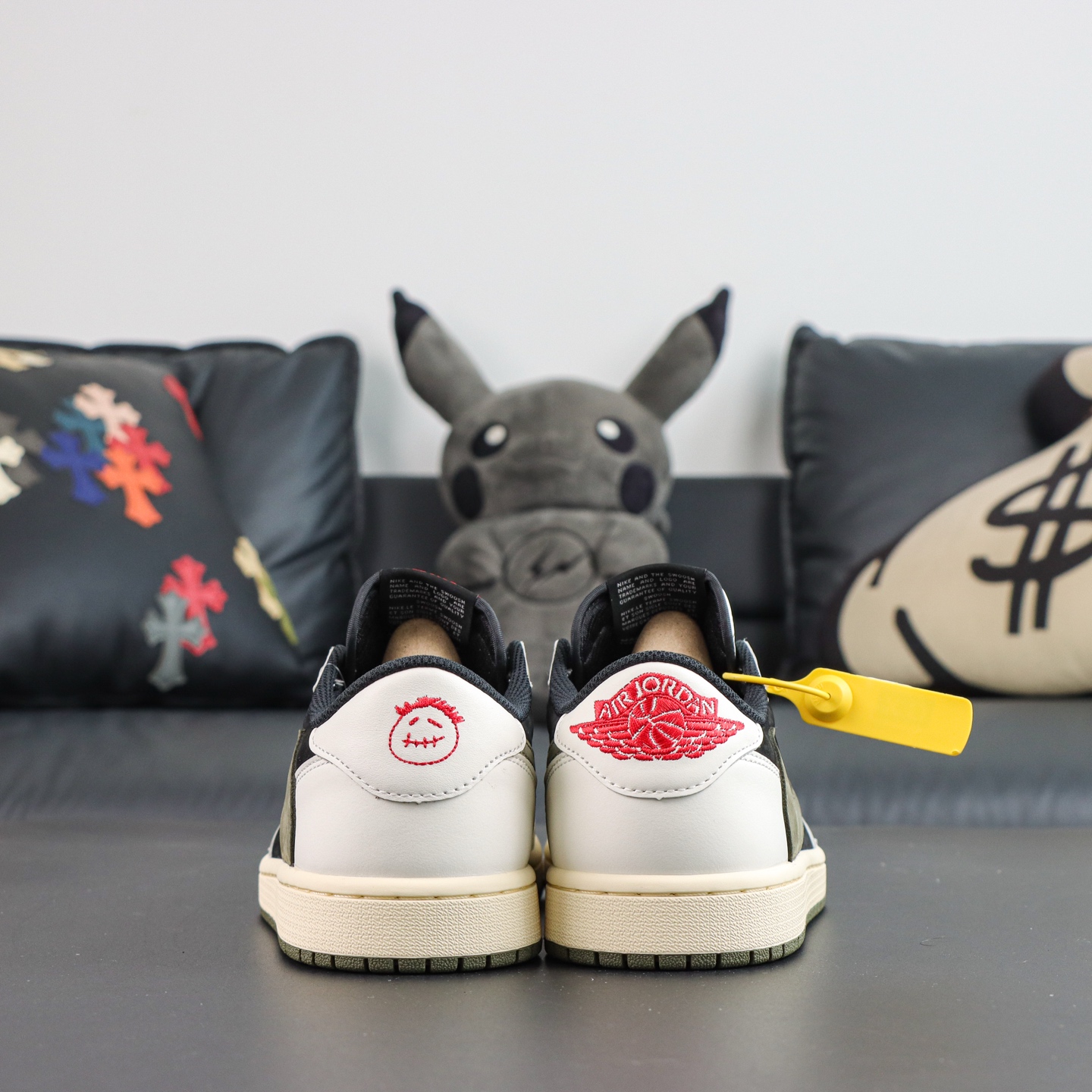 Jordan × Travis Scott Air Jordan 1 Low 倒钩5.0 Medium Olive 黑 Jordan × Travis Scott Air Jordan 1 Low 倒钩5.0 Medium Olive 黑