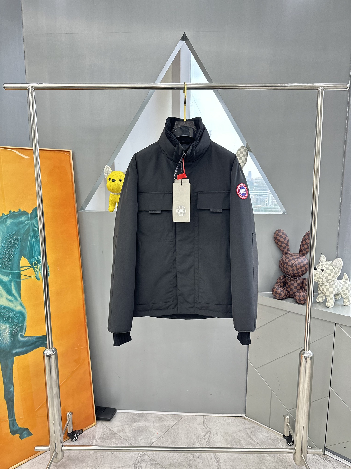 NO:550477,Down jacket - Big Goose Canada Goose Men's S-XXL The highest version on the market!  Recommended single product, autumn and winter hard products#Produced by OEM Canada Goose # Canadian brand Canada Goose has always been recognized as the warmest down jacket, and it can often be seen in the street photos of various celebrities in winter. I have made Canada Goose every year, but I still can't get rid of my love for big goose. No matter how cold it is, I don't need to be afraid of it for many days!  Because there are big gooses, I will continue to sell ruthless goods to everyone this year and prepare big goods. I believe the market is already a bit of a rash pace, but we are not afraid. Only good things can be competitive, rather than comparing prices!  No one is so stupid that he will definitely quote a high price and send old customers out!  Look at the price in the short term and seek quality in the long term!  If you care about quality, please respect its price!  If what you want is cheap, please don’t want to have good quality!  You get what you pay for, this is the market rule!  We are very real to speak about quality. It is only for the one you know to wear!  Fill with 90 international standard duck down!  Top imported wolf fur collar - natural Siberian coyote fur collar, the delicate and firm feel is a sense of life presented by the erosion of natural wind and frost. The fur collar is removable!  There are too many imitation wolf hair on the market, and raccoon hair or other fake hair are usually replaced, which is not a little bit too much!  I won’t say much, I will sell my own goods!  Regarding the content of down, you can feel it with your hands. There is no trick to good down. Another customer said that the clothes are very light and the ones on the market are very heavy. For us insiders, it looks bulging and heavy when filling them into the clothes. But we won’t do this!  Pure original fidelity!  Friends who have been working with each other in the past few years know that the large-scale wholesale market goods are incomparable to us. Everyone is welcome to visit the brick cabinet and then come to my house to buy it!   Canadian goose is the most warm down jacket in legend. A goose and a single coat are enough to resist minus twenty degrees!  Known as a must-have for outdoor sports in the Arctic!  The world's most popular down jacket, major stars are rushing to buy it, and it's a must-have for everyone!  BBB1, down jacket,alexander wang19860909羽绒服- 大鹅 Canada Goose(加拿大鹅) 男款 S-XXL 市面最高版本！ 单品秋冬硬货推荐# 代工厂出品 Canada Goose # 加拿大品牌Canada Goose一直是被公认为最保暖的羽绒服,各种明星的冬天的街拍里也时常可以看见它的存在.  每年都有做Canada Goose,却依旧无法摆脱对大鹅的喜爱,再寒冷的多天都不需要怕！因为有大鹅 今年一如既往给大家出狠货,备大货,相信市场已经有点烂大街的节奏了,但我们不怕. 好的东西才有竟争力,而不是来对比价格！ 没有人傻到一定报高价,把老客户往外送！ 短期看价格,长期求质量！ 如果你在乎的是品质,就请尊重它的价格！ 如果你想要的是便宜,请不要妄想有好品质！ 一分钱一分货,这就是市场规则！ 我们很真城看质量说话.它只为懂的那个你穿上！填充份90国际标准鸭绒 ！ 顶级进口狼毛毛领--天然西伯利亚郊狼毛领,那种细腻又坚挺的手感,是来自大自然风霜侵蚀才呈现出来的生命感.毛领可拆卸！市面太多仿狼毛,通常会用貉子毛或其他假毛代替,差不是一丁半点的档次！ 我就不多说了,各卖各货！关于含绒量,大家可以用手感受下,好的羽绒是没有什么梗仔的,再一个有的顾客说衣服很轻,市场上的很重,对于我们内行人来,充点菲丝到衣服里面看起来又鼓又重.但我们不会这样做！ 纯原保真！过去几年一直合作的小伙伴都知道,那种大量批发的市场货,跟我们是没得比的,欢迎各位到砖柜看过了再来我家购买！  加拿大鹅是传说中最保暖的羽绒服,一只鹅加一件单衣打底足以抵抗零下二十度！号称北极户外运动必备品！全球爆热第一的羽绒服,各大明星争相抢购,人手必备！ BBB1,,down jacket,alexander wang,Men's clothing