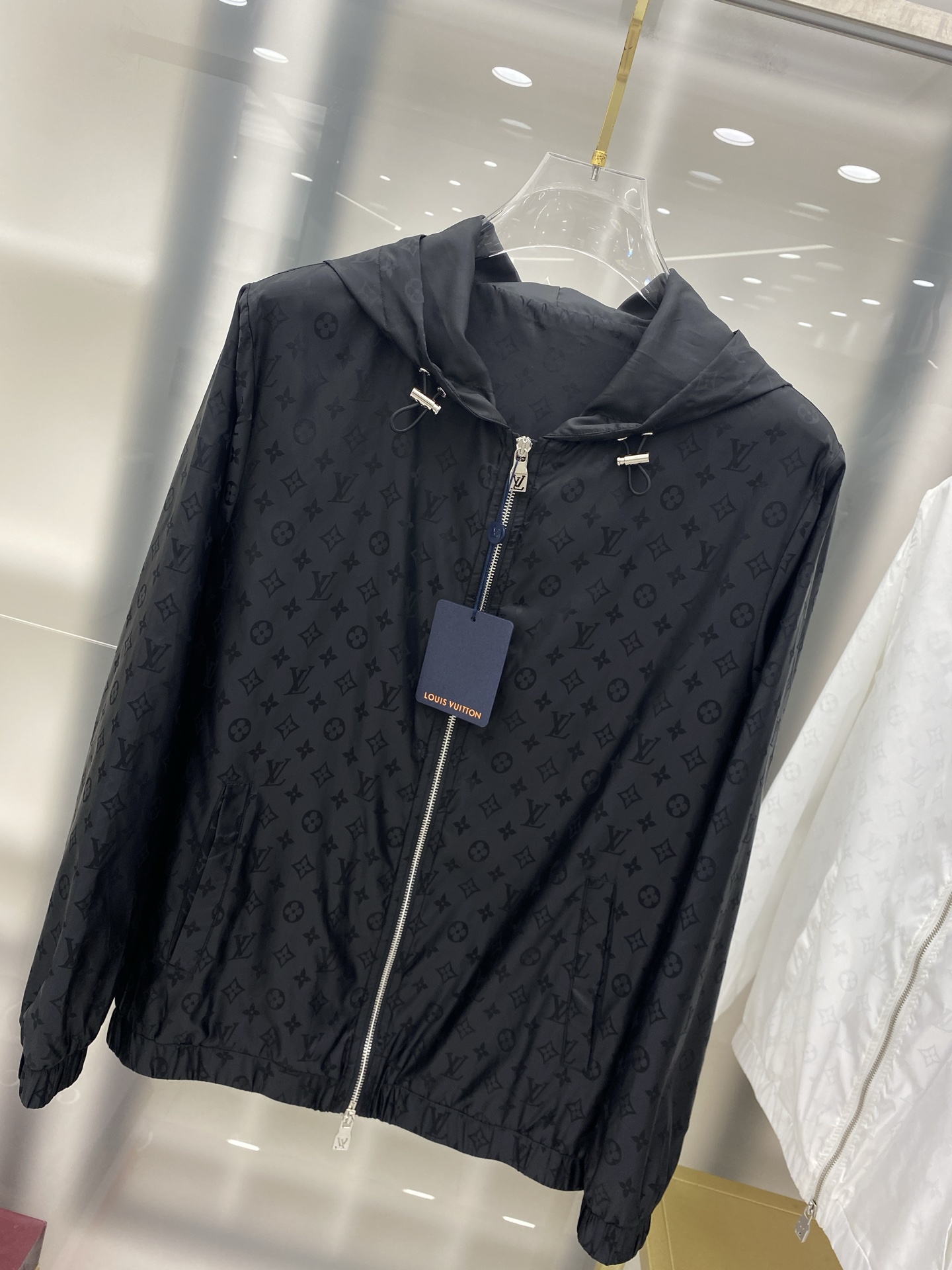 2025SS LV 秋冬新品🆕夹克外套 系列专柜定制面料 透气舒适度高，细节无可挑剔，元素设计理念，体现