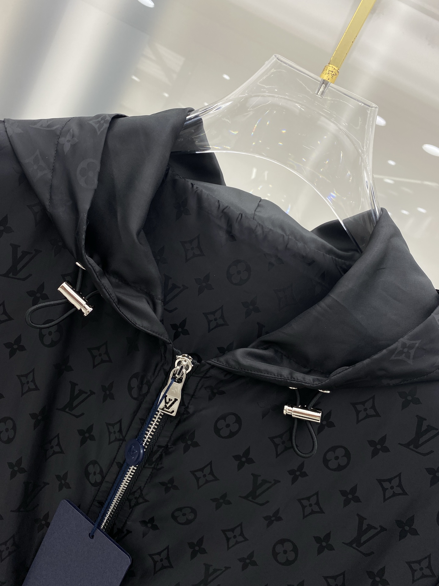 2025SS LV 秋冬新品🆕夹克外套 系列专柜定制面料 透气舒适度高，细节无可挑剔，元素设计理念，体现