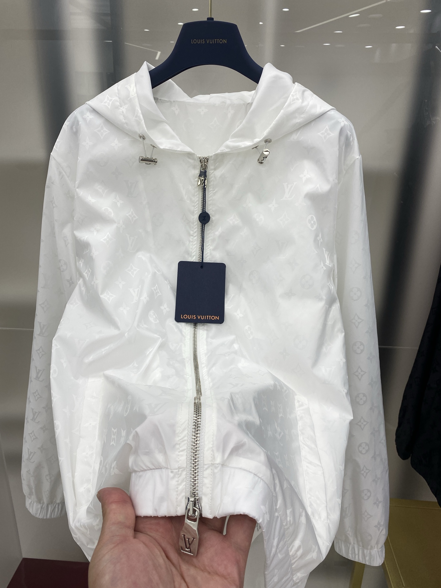 2025SS LV 秋冬新品🆕夹克外套 系列专柜定制面料 透气舒适度高，细节无可挑剔，元素设计理念，体现