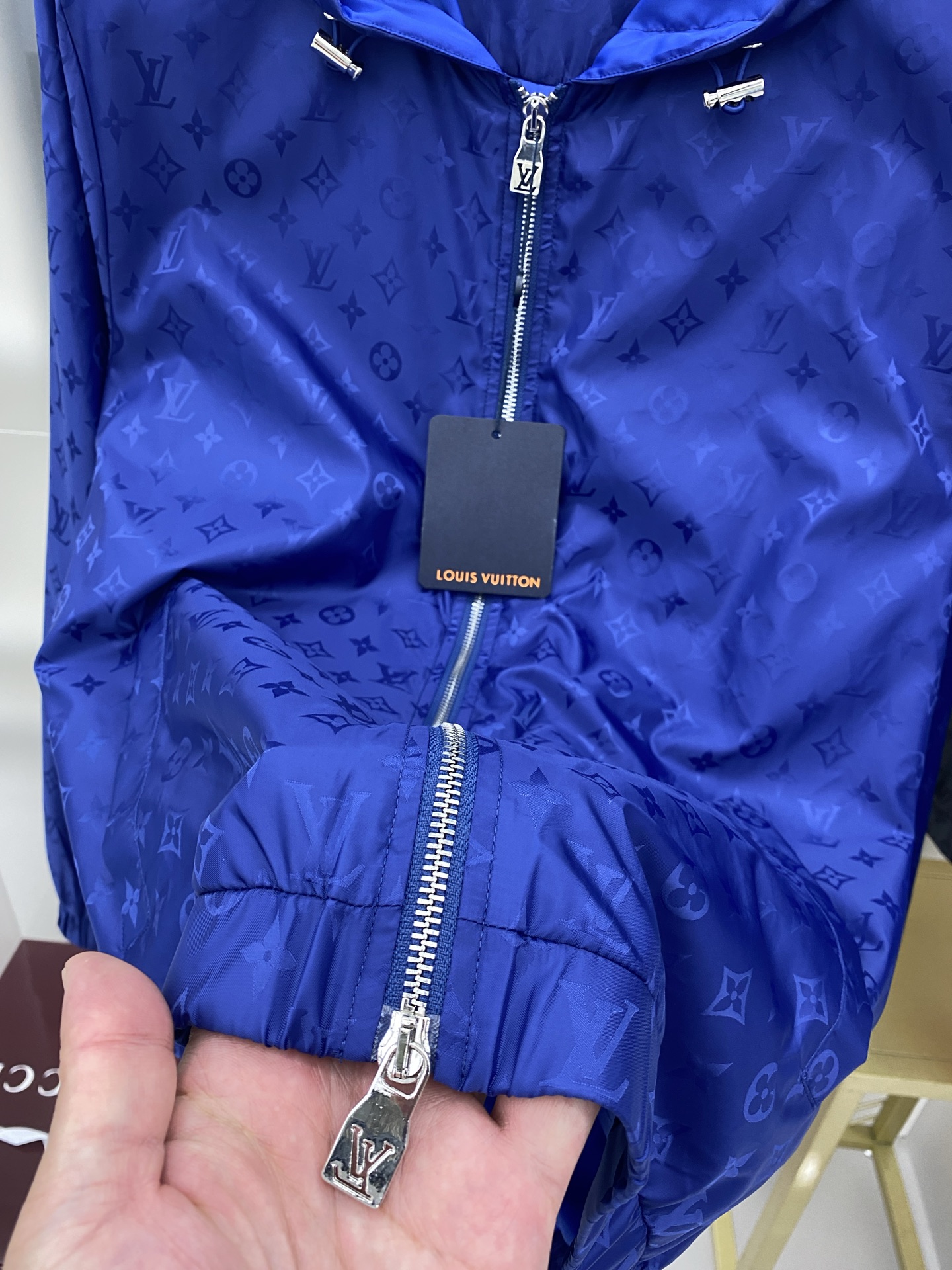 2025SS LV 秋冬新品🆕夹克外套 系列专柜定制面料 透气舒适度高，细节无可挑剔，元素设计理念，体现