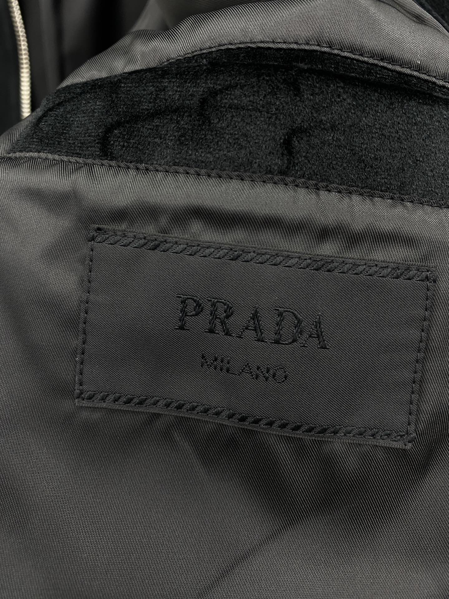 普拉达 25SS丝绒丹宁横须贺夹克●正品35500购入开发●7*7斜纹植绒布●人丝里布●定制1：1链子●